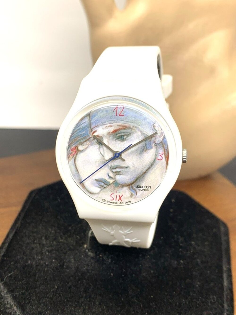 Swatch Unisex Watch GZ218S Enki Bilal Swiss Quartz White Rubber Strap 2009 34mm